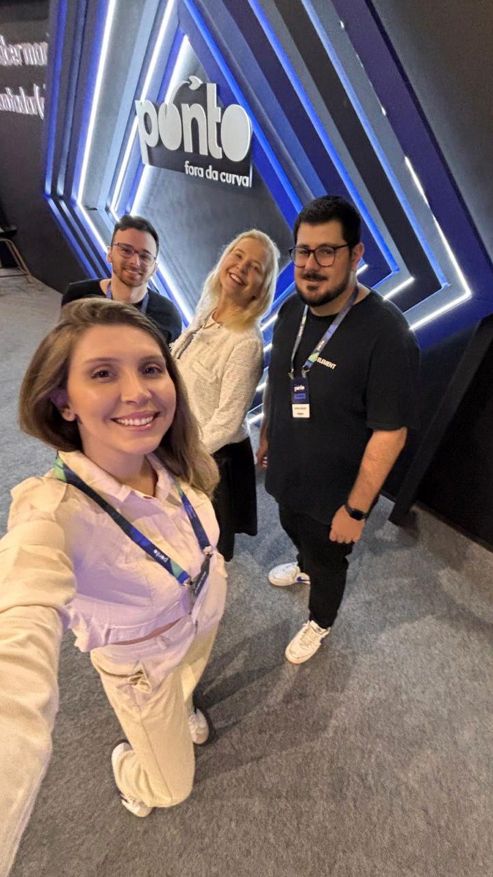 Equipe Perfil marca presença no evento Ponto Fora da Curva